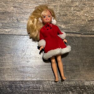 Stacey doll only from the Barbie 1999 Holiday Christmas Sisters Gift Set.